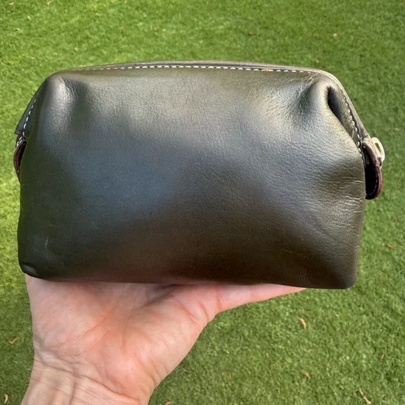 CELINE. Cosmetic pouch - Picture 5 of 16